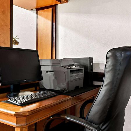Days Inn & Suites By Wyndham Warren Luaran gambar