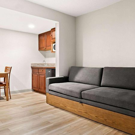 Days Inn & Suites By Wyndham Warren Luaran gambar