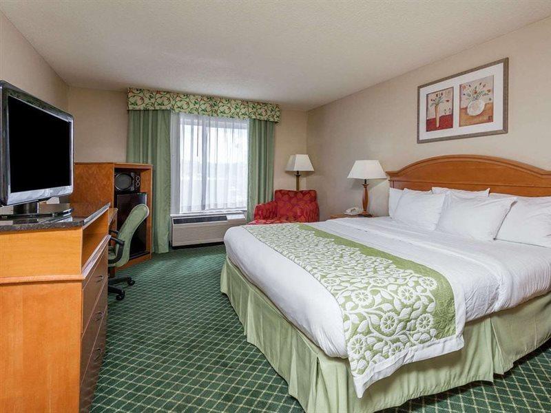 Days Inn & Suites By Wyndham Warren Luaran gambar