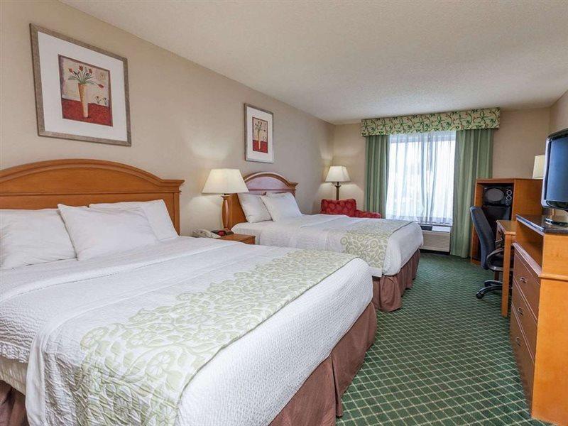 Days Inn & Suites By Wyndham Warren Luaran gambar