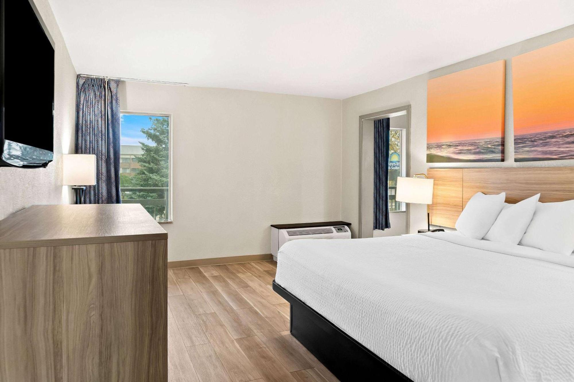 Days Inn & Suites By Wyndham Warren Luaran gambar