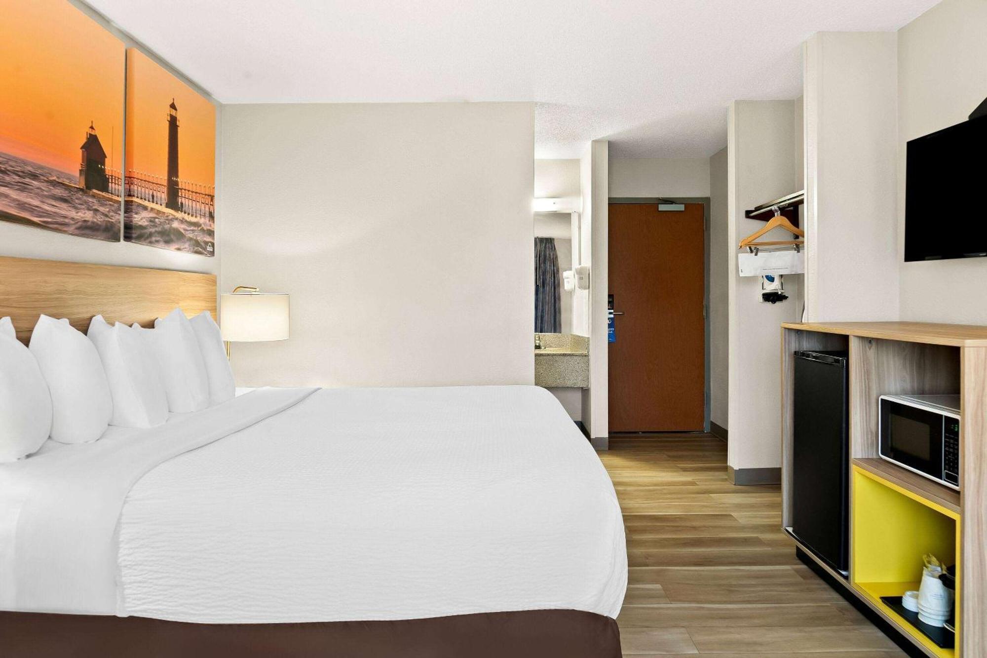 Days Inn & Suites By Wyndham Warren Luaran gambar