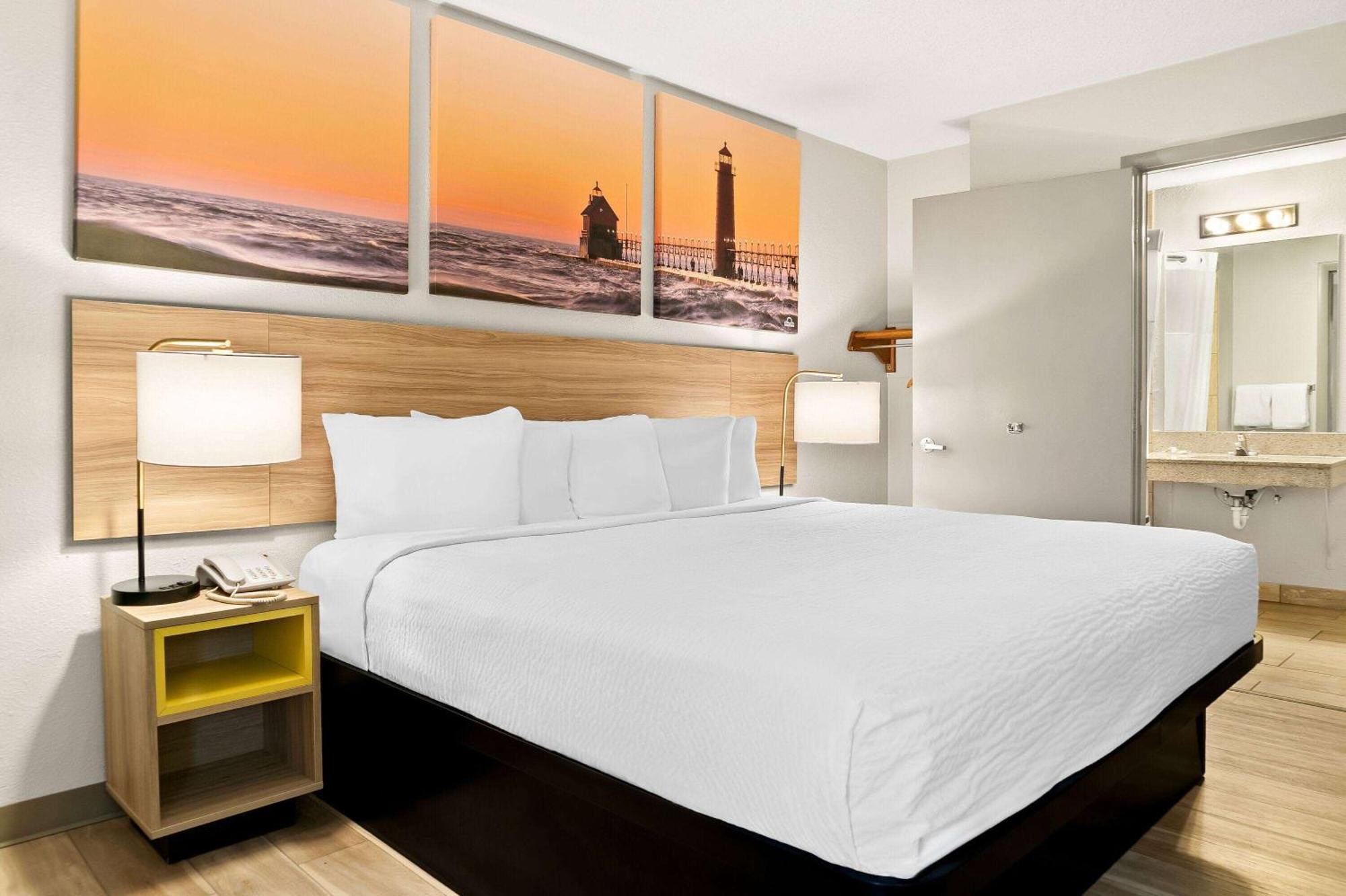 Days Inn & Suites By Wyndham Warren Luaran gambar