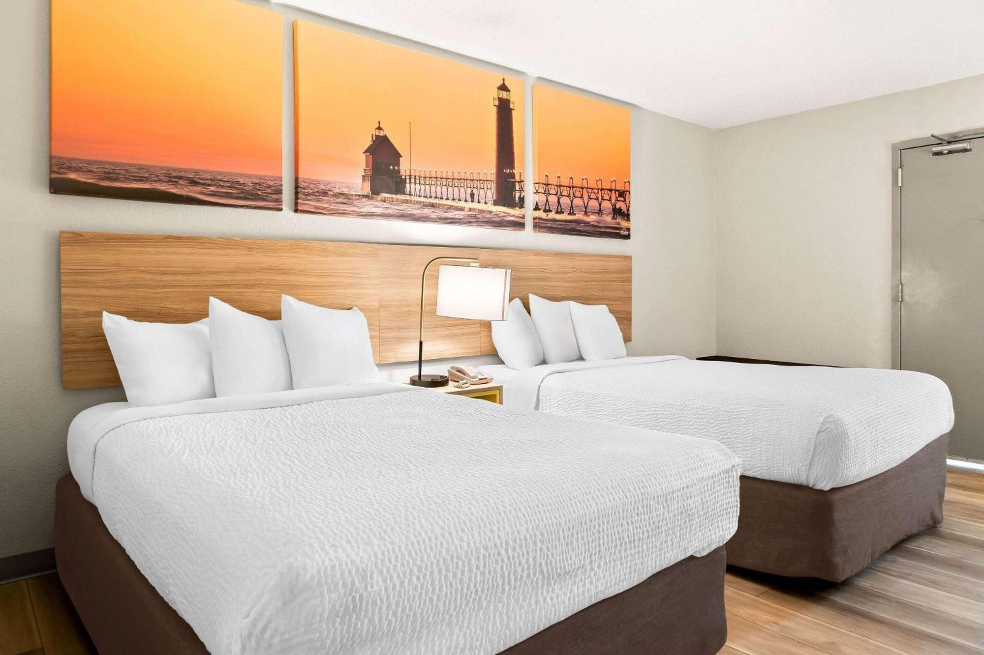 Days Inn & Suites By Wyndham Warren Luaran gambar