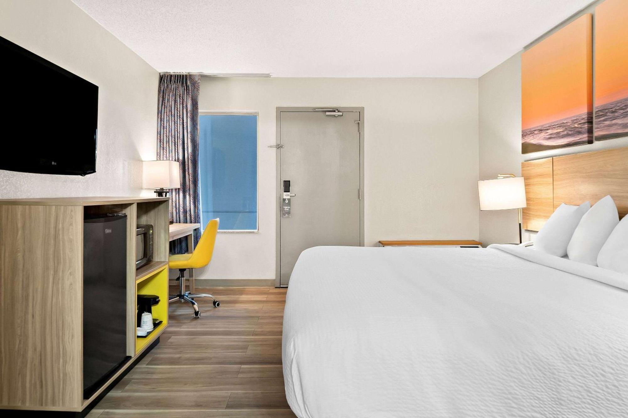 Days Inn & Suites By Wyndham Warren Luaran gambar